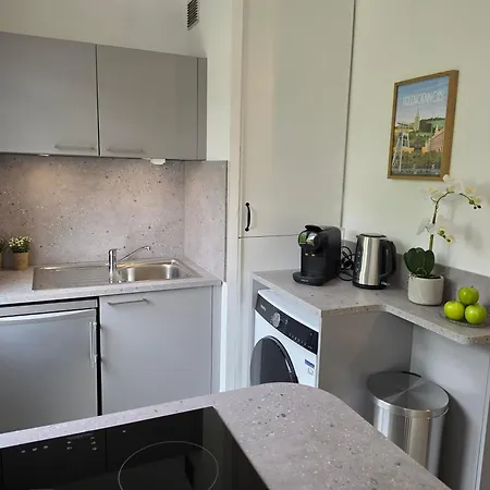 Le 28 - Terrace & Jardin Proche Tram Apartment *