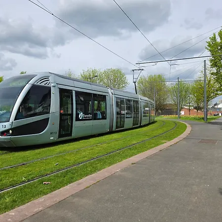 Le 28 - Terrace & Jardin Proche Tram Apartment *