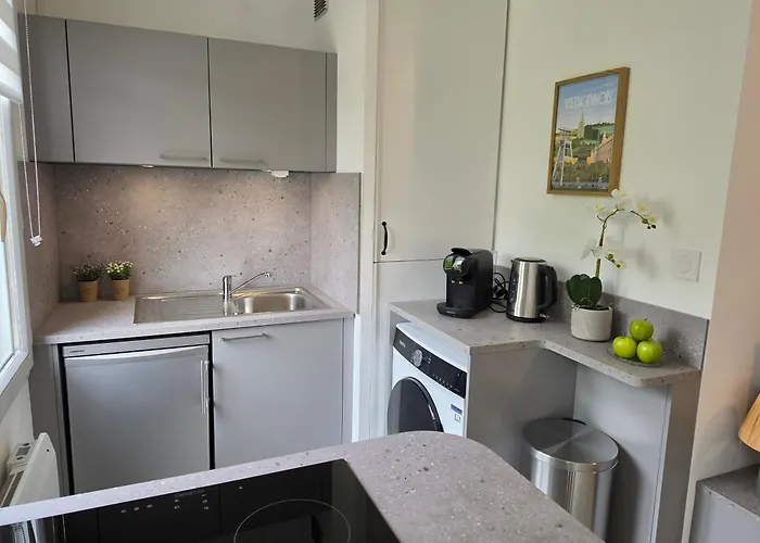 Le 28 - Terrace & Jardin Proche Tram Apartment *