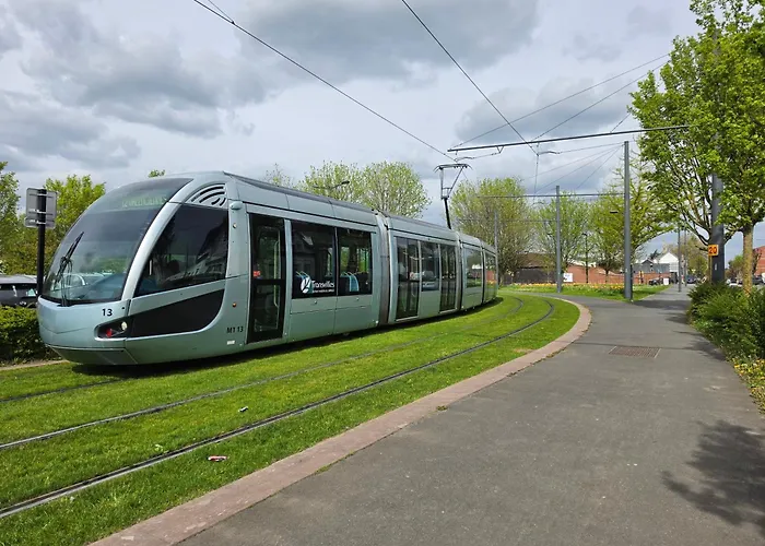 Le 28 - Terrace & Jardin Proche Tram Apartment *